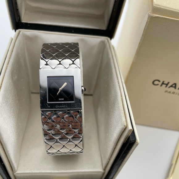 Chanel - Picture 3 of 15